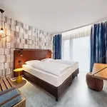 Hotel H2 3*