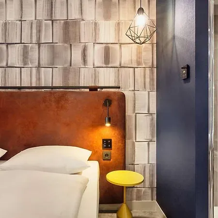 H2 Hotell 3*