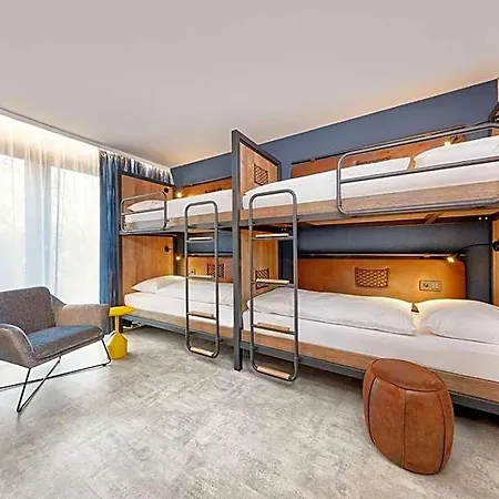 H2 Hotell 3*